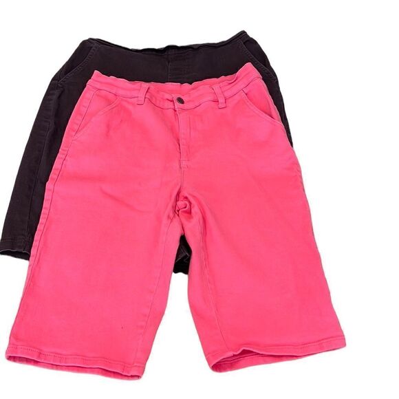 1 pr pink Diane Gilman 1 pr brown Denim & co shorts size 8 both are stretchy EUC - Picture 1 of 15